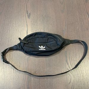 Adidas fanny pack LIKE NEW